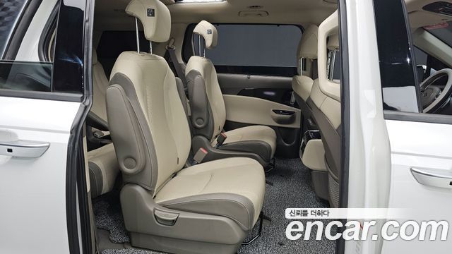 Kia Canival 2021 — photo 12