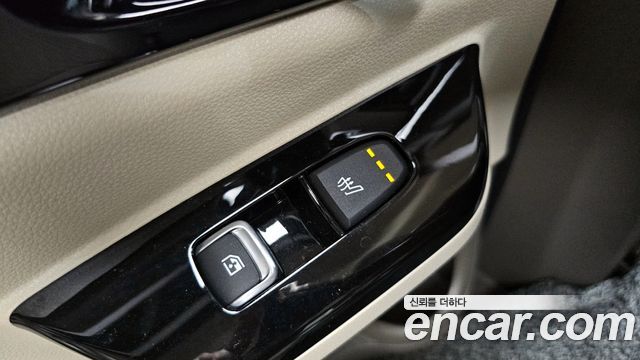 Kia Canival 2021 — photo 17
