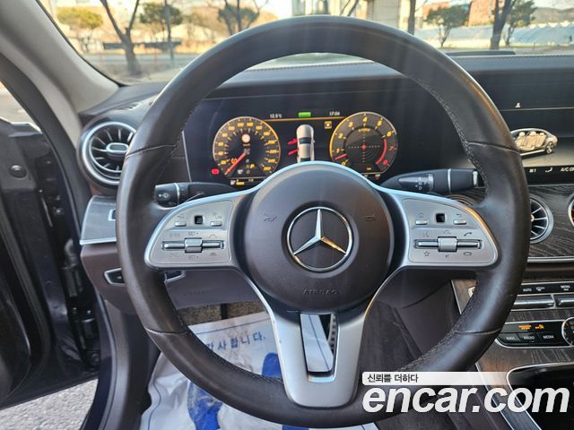 Mercedes-Benz CLS-Class 2020 — photo 11