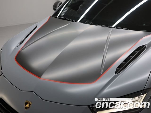 Lamborghini Urus 2023 — photo 11