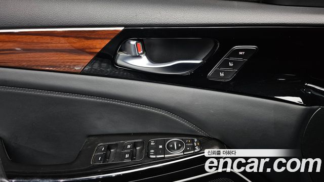 Kia K7 2017 — photo 12