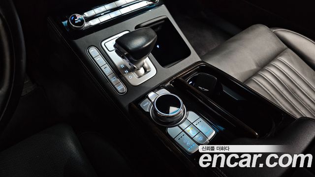 Genesis G90 2019 — photo 9