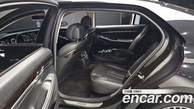 Genesis G90 2019 — photo 12