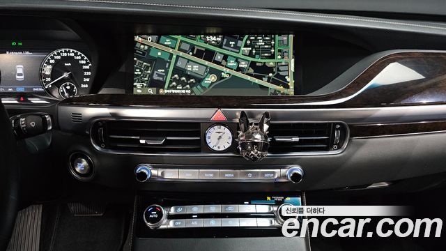 Genesis G90 2019 — photo 14