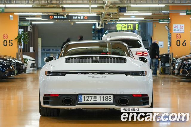 Porsche 911 2021 — photo 5