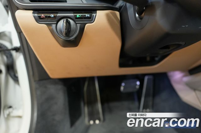 Porsche 911 2021 — photo 10