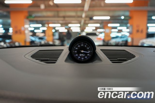 Porsche 911 2021 — photo 13
