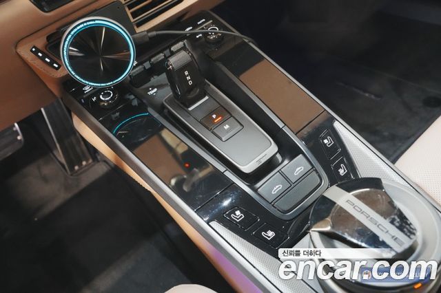 Porsche 911 2021 — photo 15
