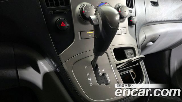 Hyundai Starex 2014 — photo 9