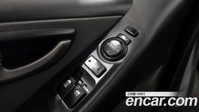 Hyundai Starex 2014 — photo 17