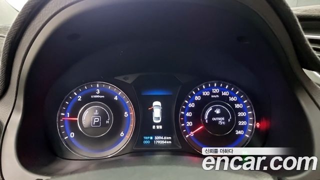 Hyundai i40 2013 — photo 8