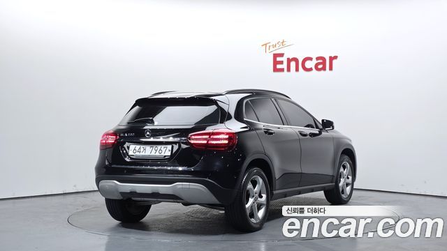 Mercedes-Benz GLA-Class 2018 — photo 2