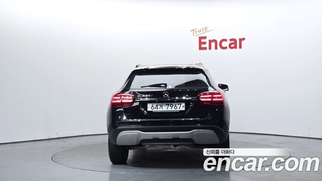 Mercedes-Benz GLA-Class 2018 — photo 4