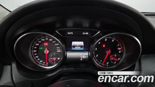 Mercedes-Benz GLA-Class 2018 — photo 8