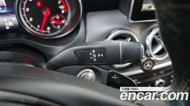 Mercedes-Benz GLA-Class 2018 — photo 9