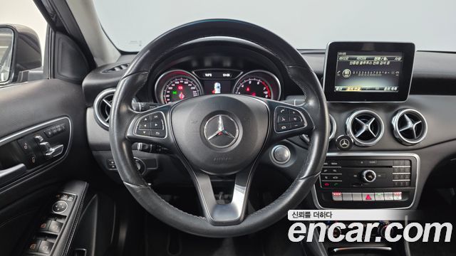 Mercedes-Benz GLA-Class 2018 — photo 13
