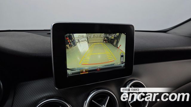 Mercedes-Benz GLA-Class 2018 — photo 15