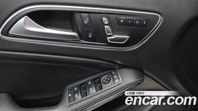 Mercedes-Benz GLA-Class 2018 — photo 17
