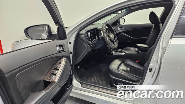 Kia K5 2011 — photo 10