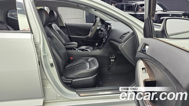 Kia K5 2011 — photo 11