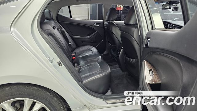 Kia K5 2011 — photo 12