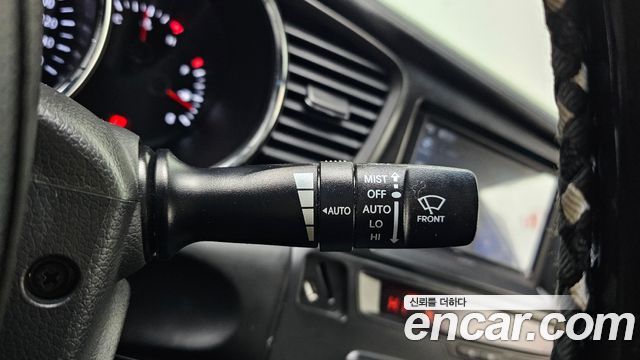Kia K5 2011 — photo 18