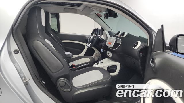 Smart Fortwo 2015 — photo 11
