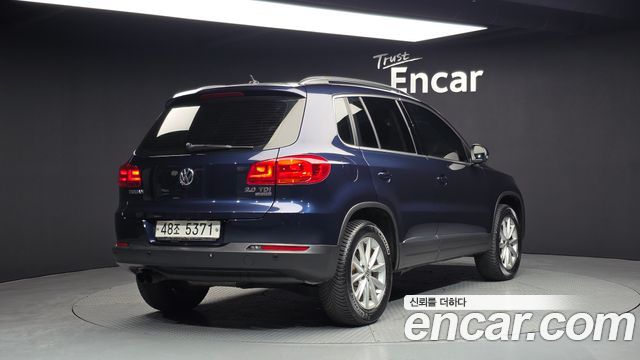Volkswagen Tiguan 2015 — photo 2