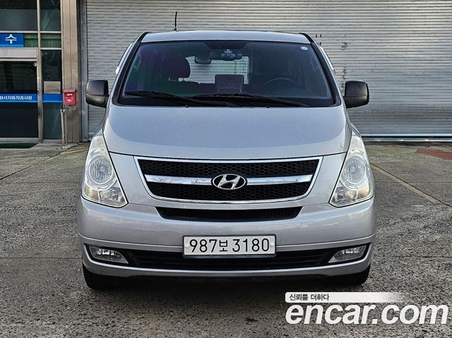 Hyundai Starex 2011 — photo 2