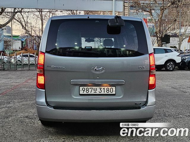 Hyundai Starex 2011 — photo 3