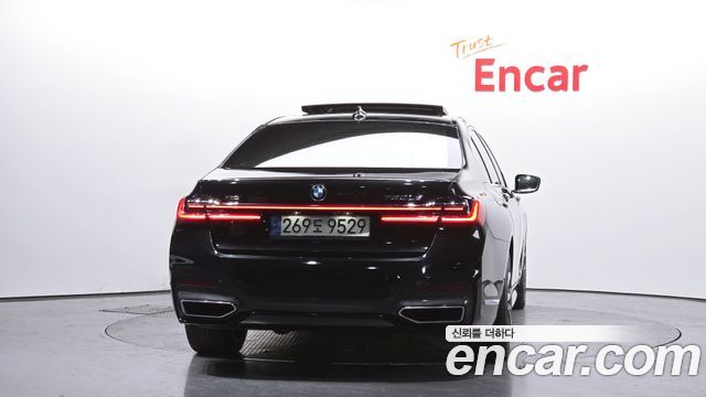 BMW 7-Series 2021 — photo 4