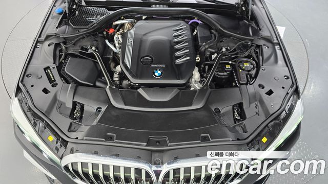 BMW 7-Series 2021 — photo 6