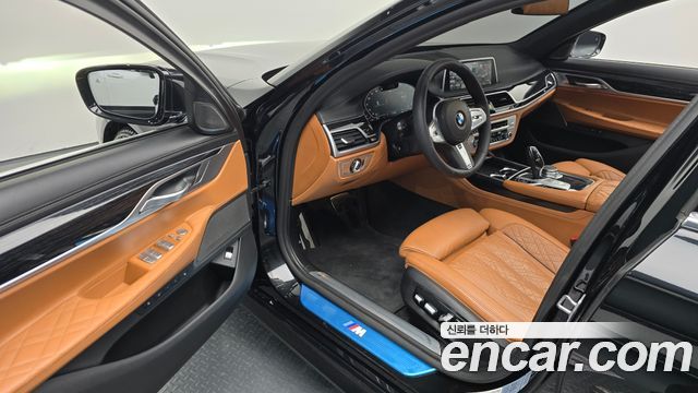 BMW 7-Series 2021 — photo 11