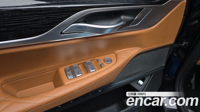 BMW 7-Series 2021 — photo 17