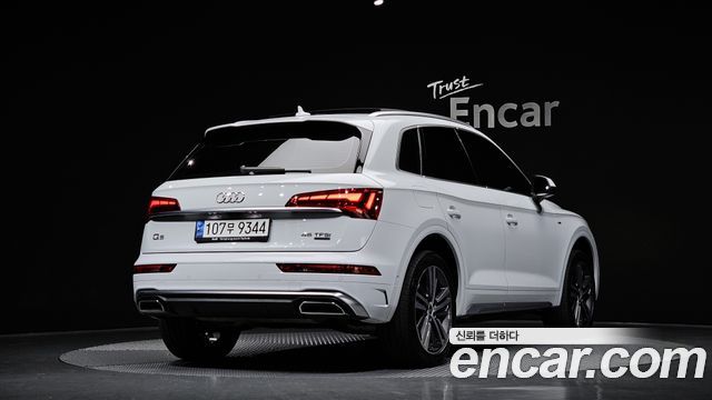 Audi Q5 2021 — photo 2