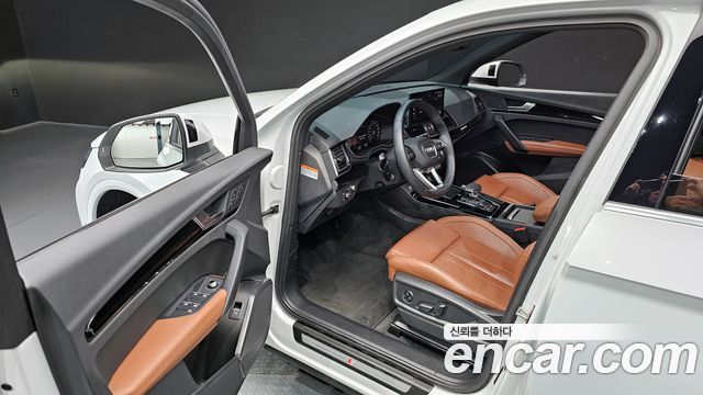 Audi Q5 2021 — photo 11
