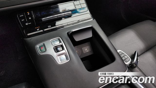 Hyundai Grandeur 2022 — photo 9
