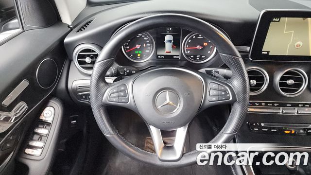 Mercedes-Benz GLC-Class 2019 — photo 13