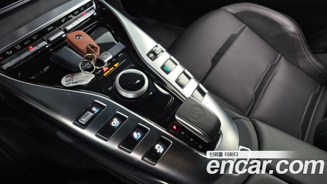 Mercedes-Benz AMG GT 2020 — photo 9
