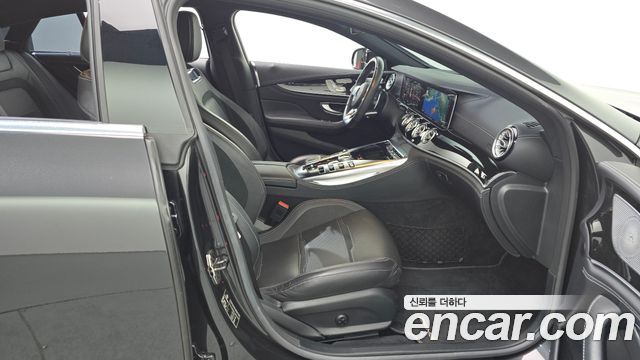 Mercedes-Benz AMG GT 2020 — photo 11