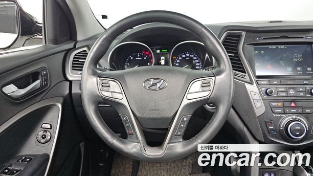 Hyundai Santafe 2016 — photo 11