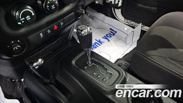 Jeep Wrangler 2017 — photo 9