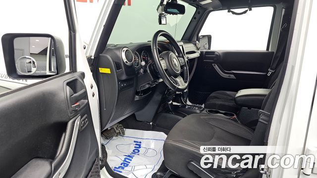 Jeep Wrangler 2017 — photo 10