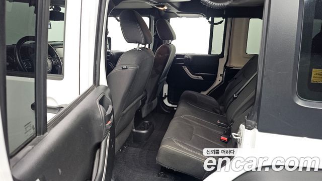 Jeep Wrangler 2017 — photo 11