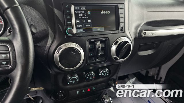 Jeep Wrangler 2017 — photo 15