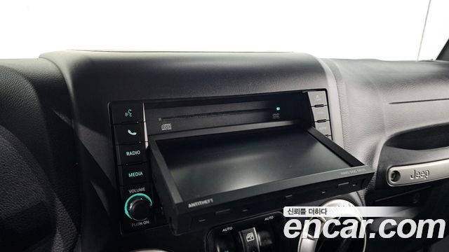 Jeep Wrangler 2017 — photo 17