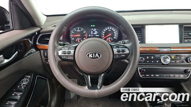 Kia K7 2016 — photo 13