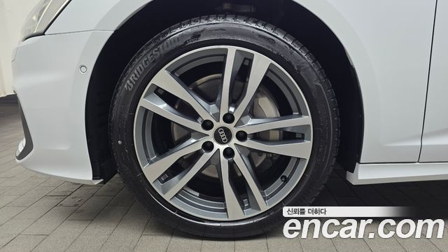 Audi A6 2022 — photo 5