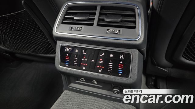 Audi A6 2022 — photo 18