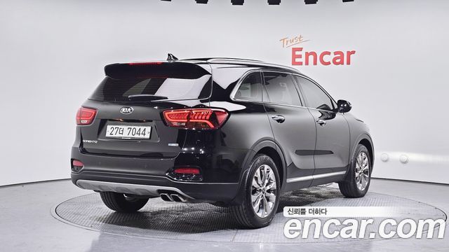 Kia Sorento 2018 — photo 2